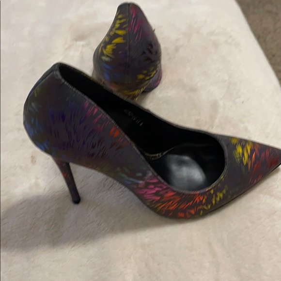 Shoes - Picture 5 of 7